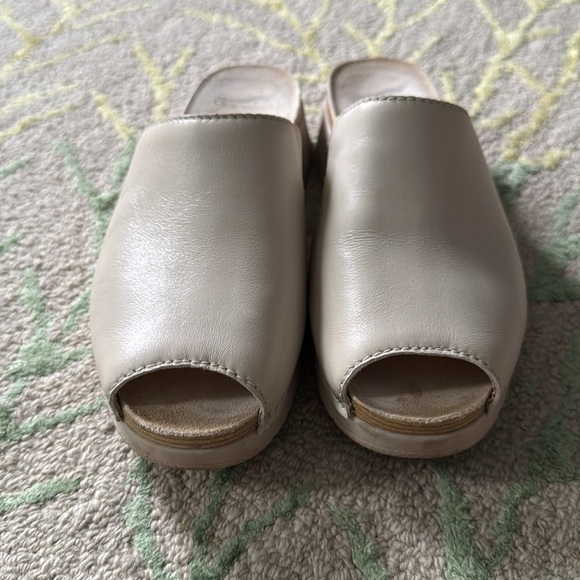 Dansko Ravyn Nappa Ivory mules Size 39 - Picture 2 of 6